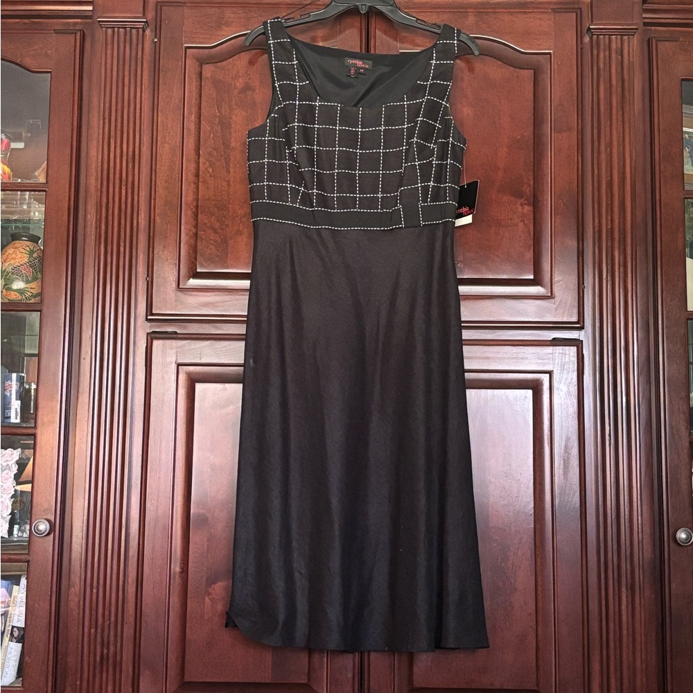 CYNTHIA HOWIE SIZE 10